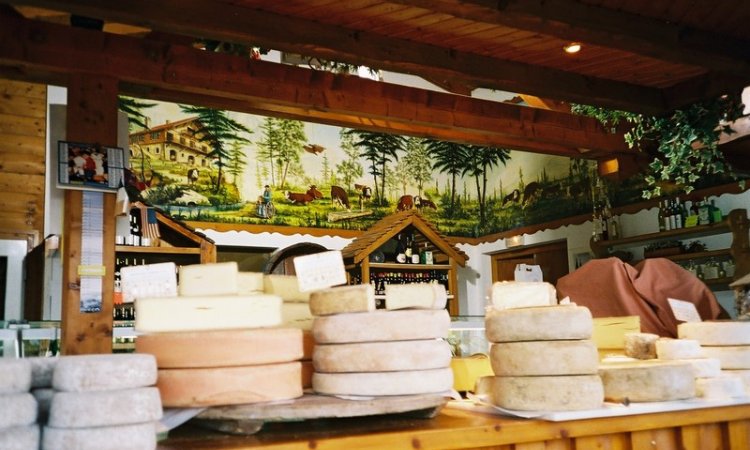 Les fromages savoyards Lugrin - Le Temple Du Fromage à Lugrin : Boutique de vente de produits savoyards